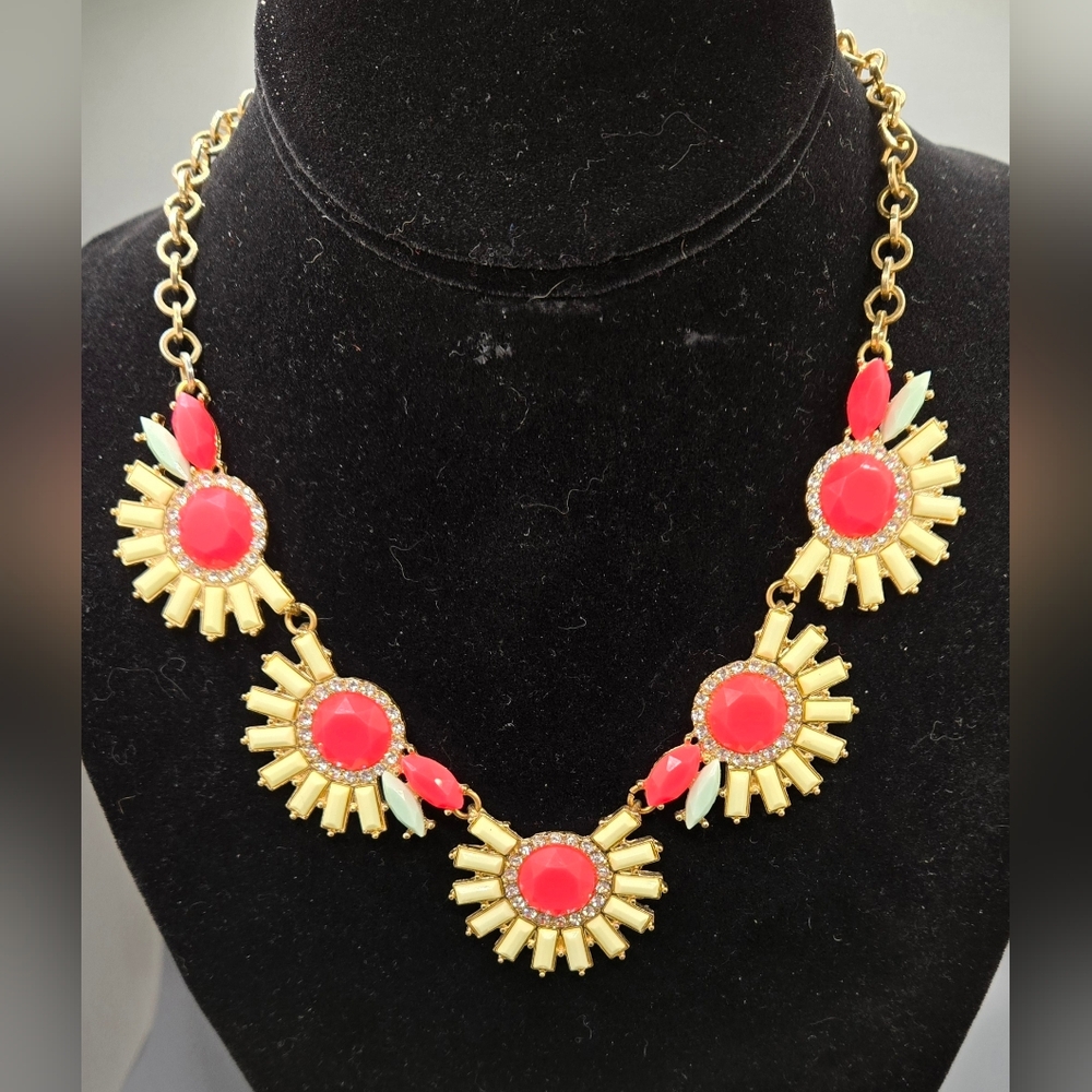 Floral Design Necklace Acrylic Gold Tonr Hardware Lobster Claw Clasp 14½" + 3"